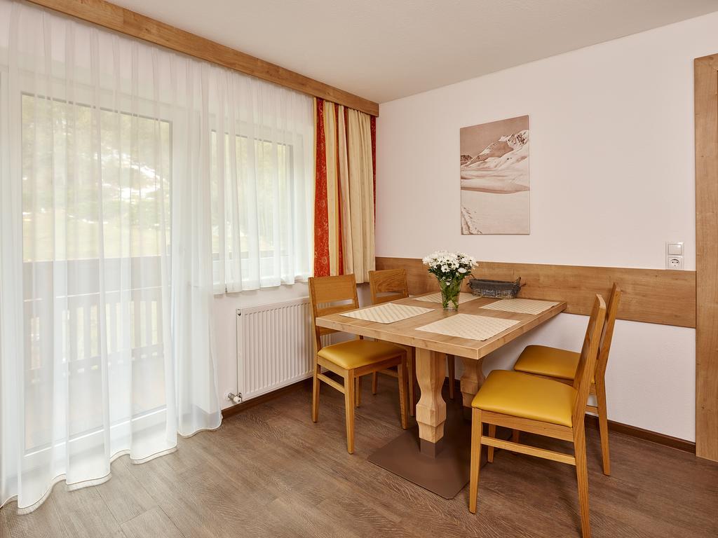 Appartement Gaestehaus Bergkristall Solden Bagian luar foto