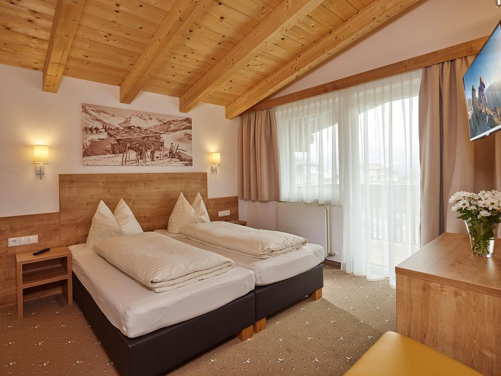 Appartement Gaestehaus Bergkristall Solden Bagian luar foto